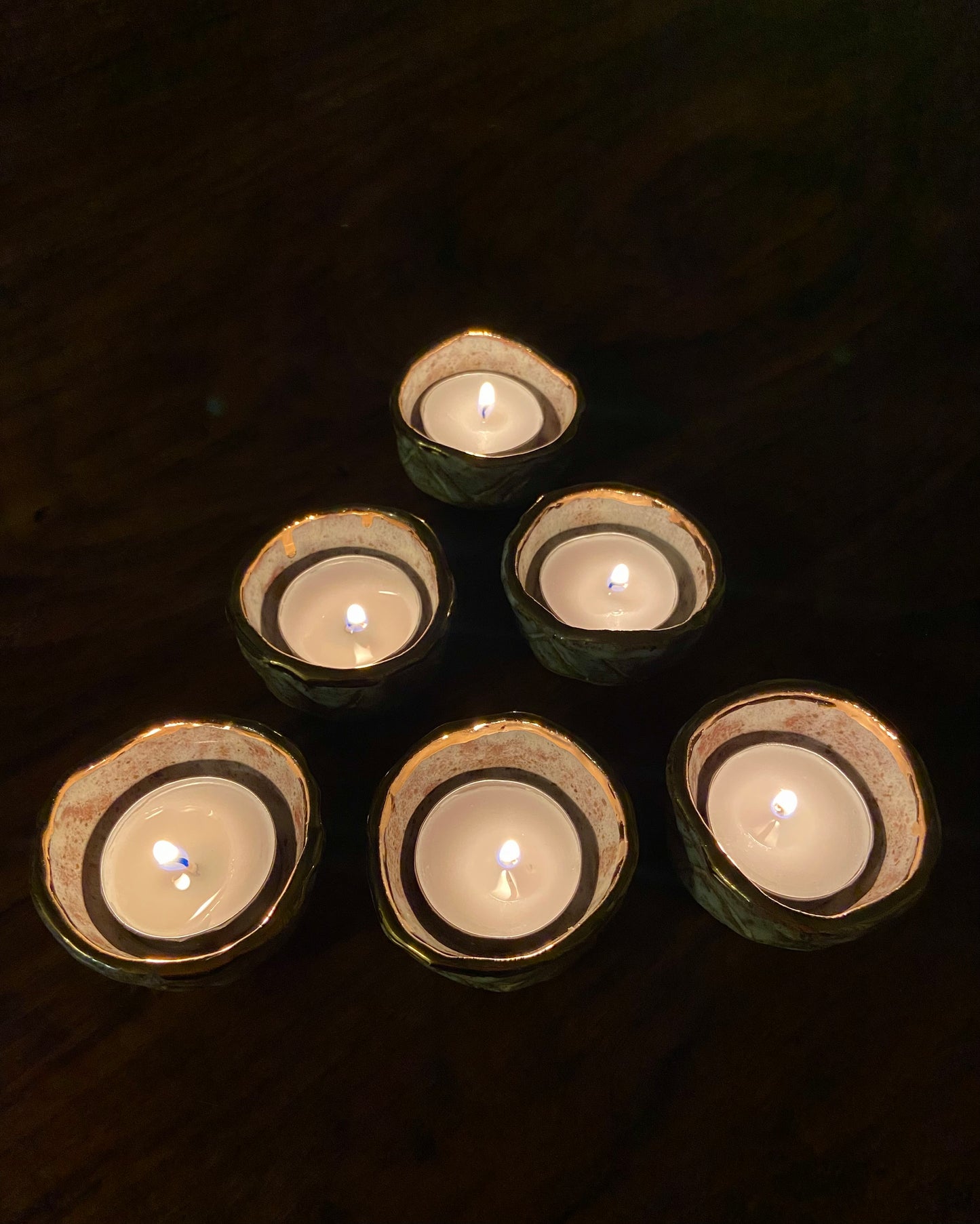 Tea light candle holder