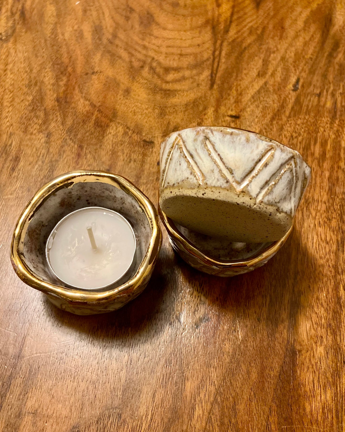 Tea light candle holder